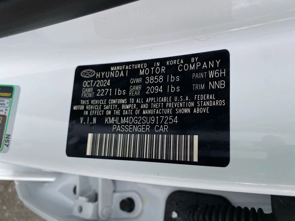 Certified 2025 Hyundai Elantra Sport image 25