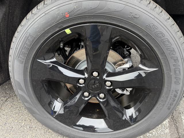 New 2025 Jeep Grand Cherokee Limited w/ Luxury Tech Group II image 6