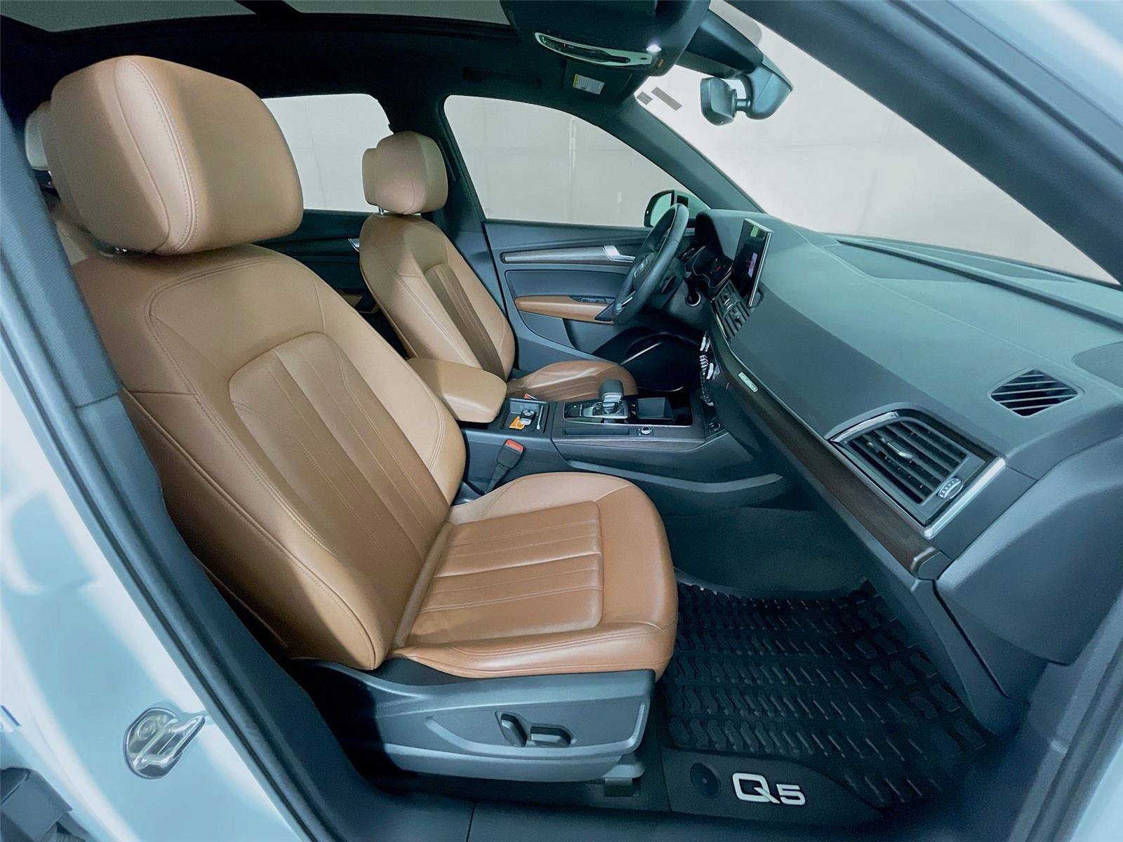 Used 2021 Audi Q5 Premium w/ Convenience Package image 30