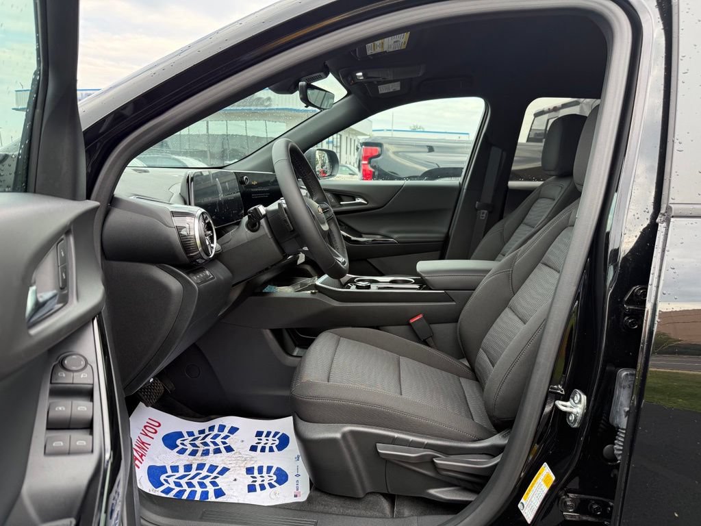 New 2027 Chevrolet Equinox LT w/ Safety and Technology Package AWD/4WD image 21