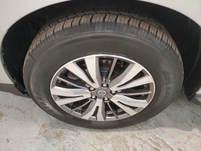 Used 2020 Nissan Pathfinder SV image 28