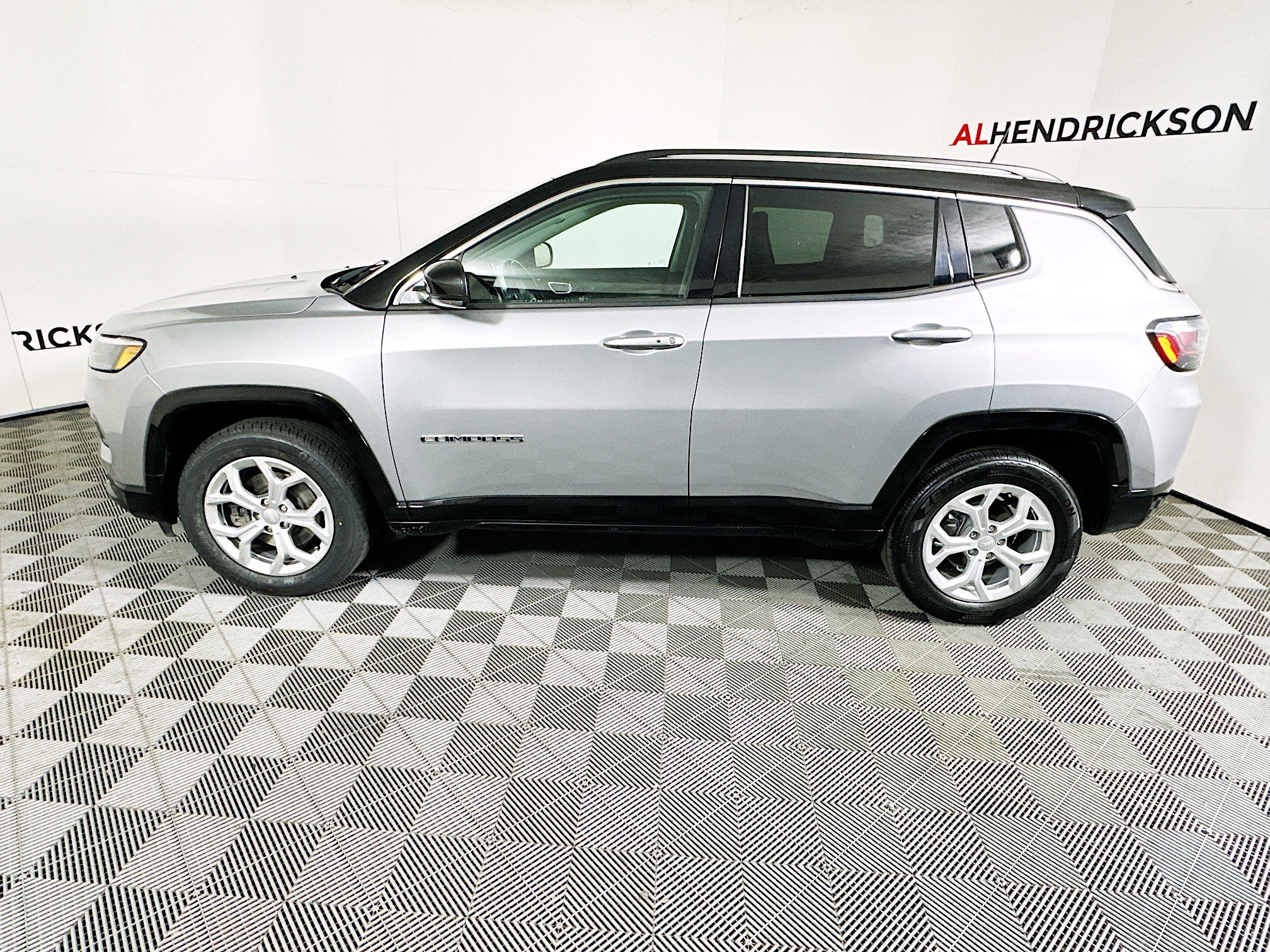 Used 2022 Jeep Compass Limited w/ Elite Group image 6