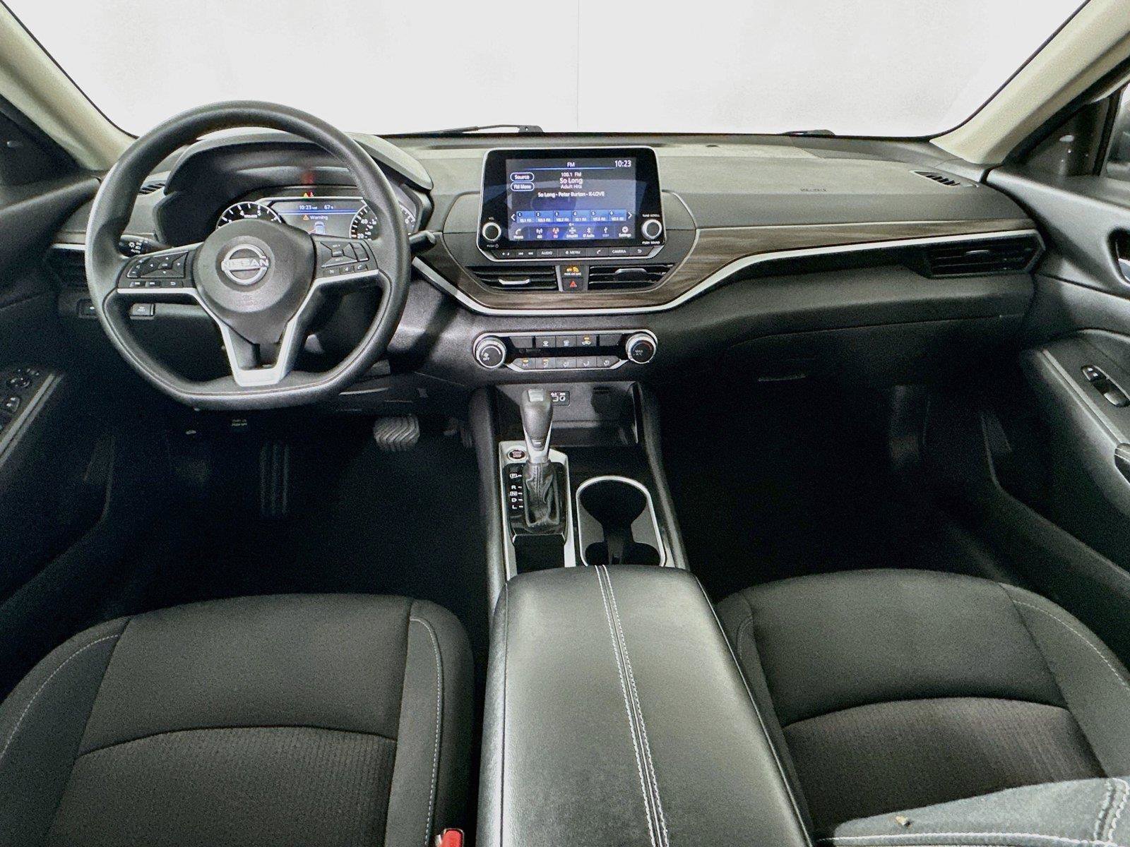 Used 2024 Nissan Altima 2.5 SV FWD image 29