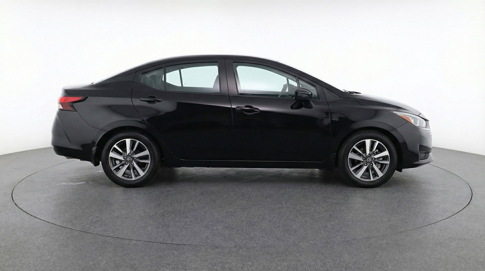 Used 2025 Nissan Versa SV image 11