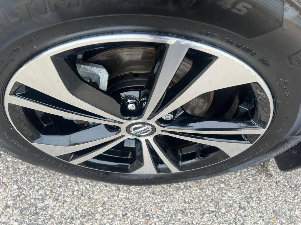 Certified 2022 Nissan Sentra SV FWD image 40