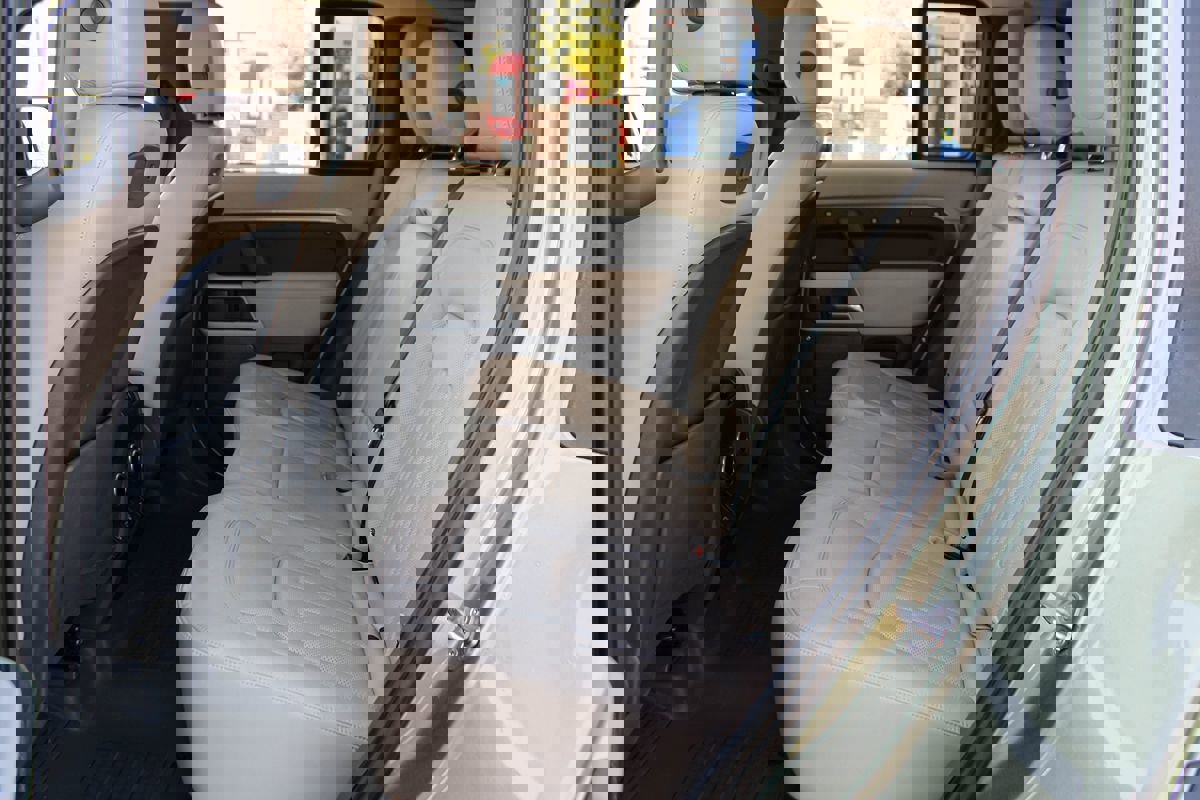 Used 2021 Land Rover Defender 110 SE image 18