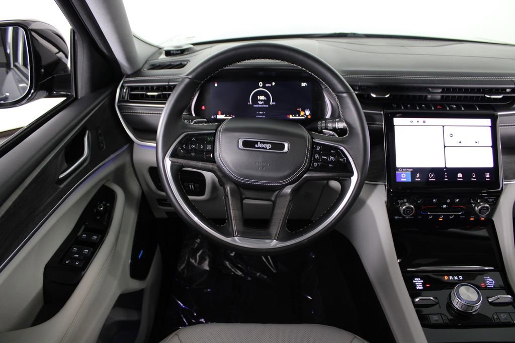 Used 2022 Jeep Grand Cherokee L Overland w/ MOPAR Finishing Package image 6