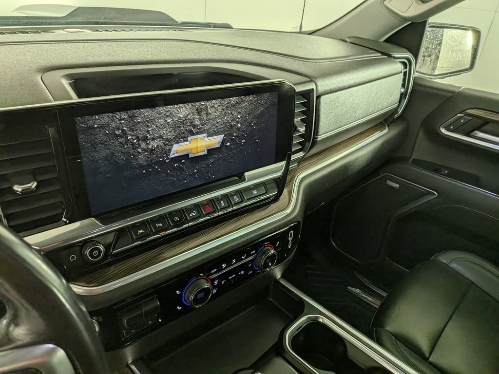 Used 2022 Chevrolet Silverado 1500 LT Trail Boss w/ LT Trail Boss Premium Package AWD/4WD image 25