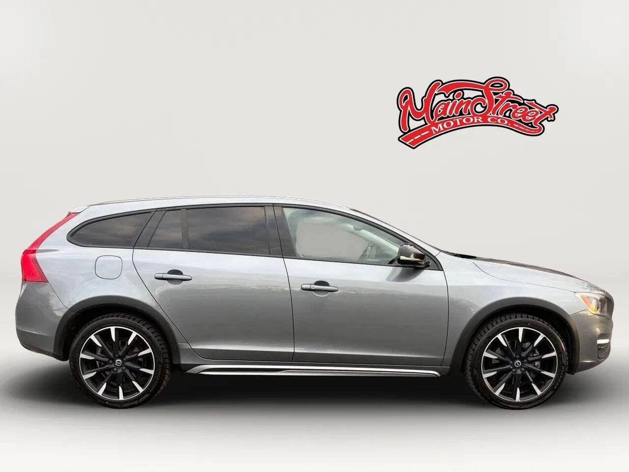 Used 2016 Volvo V60 T5 Cross Country Platinum w/ Climate Package image 8