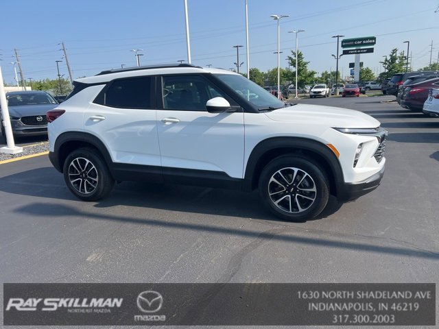 Used 2025 Chevrolet TrailBlazer LT image 3