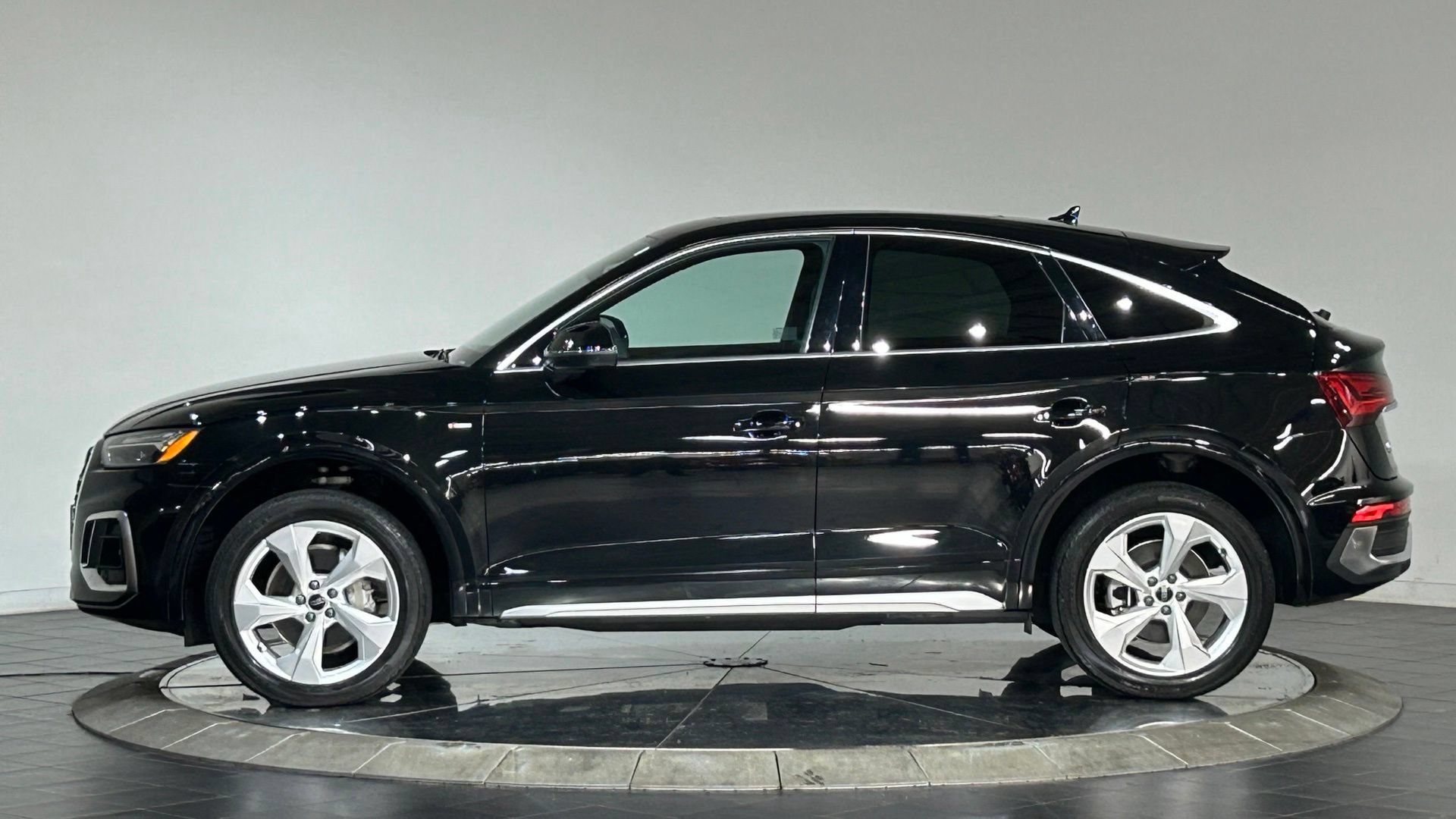 Used 2025 Audi Q5 2.0T Premium Plus AWD/4WD image 6