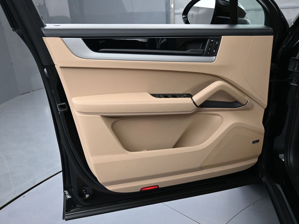 New 2026 Porsche Cayenne Coupe image 15