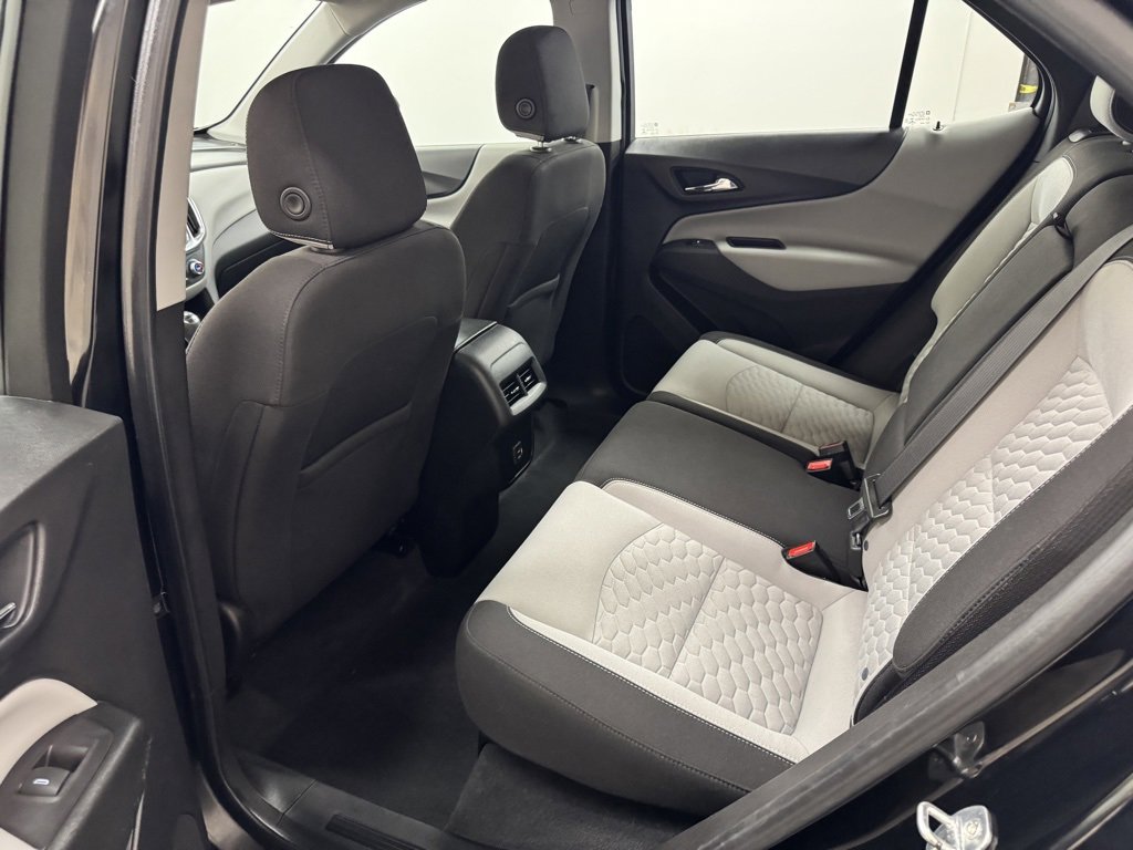 Used 2021 Chevrolet Equinox LS image 30