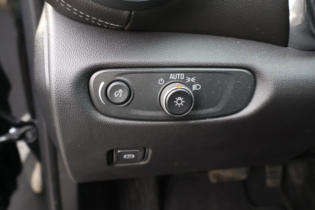 Used 2023 Chevrolet Blazer LT w/ Driver Confidence Package image 16