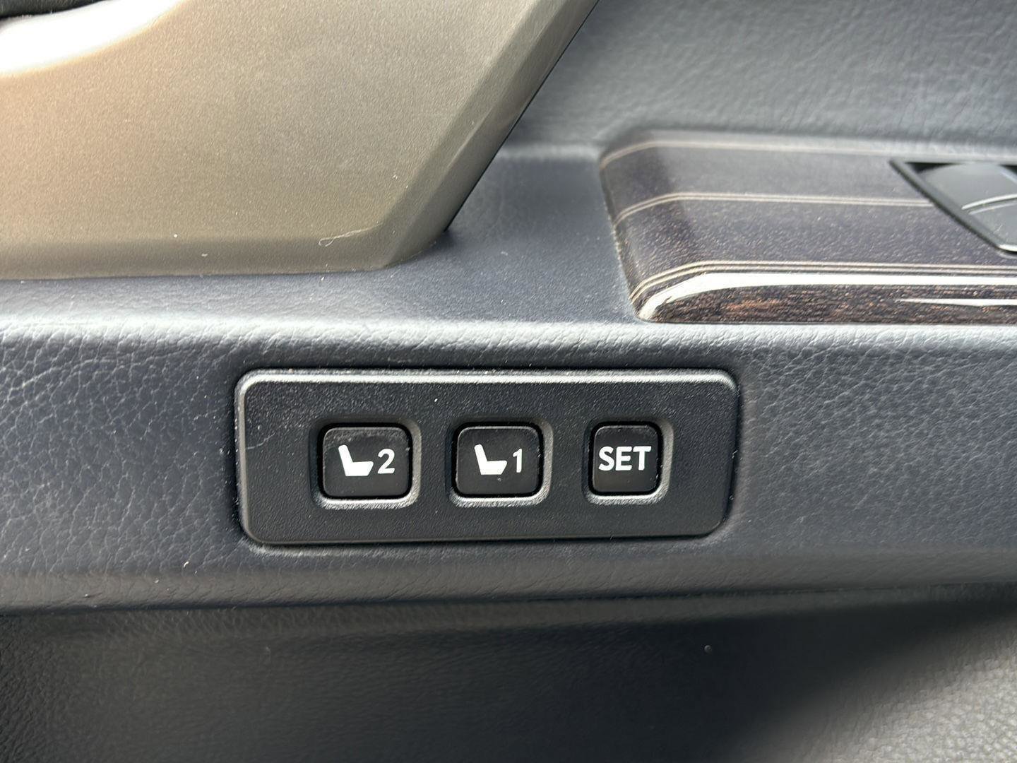 Used 2021 Lexus GX 460 Premium w/ Accessory Package image 20