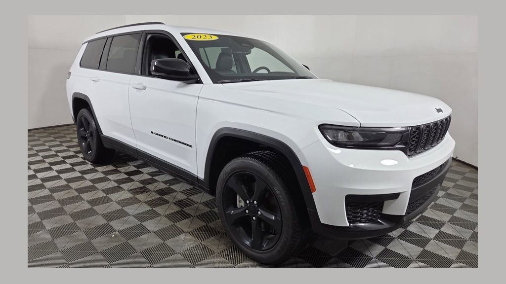 Used 2023 Jeep Grand Cherokee L Laredo image 1