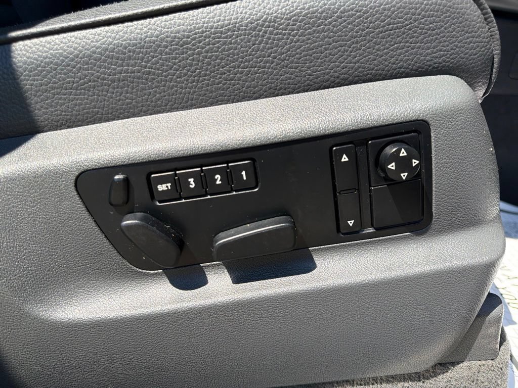 Used 2006 Volkswagen Touareg V10 TDI AWD/4WD image 14