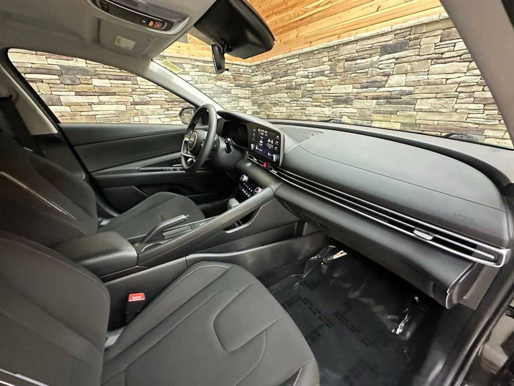 Certified 2023 Hyundai Elantra SEL image 13