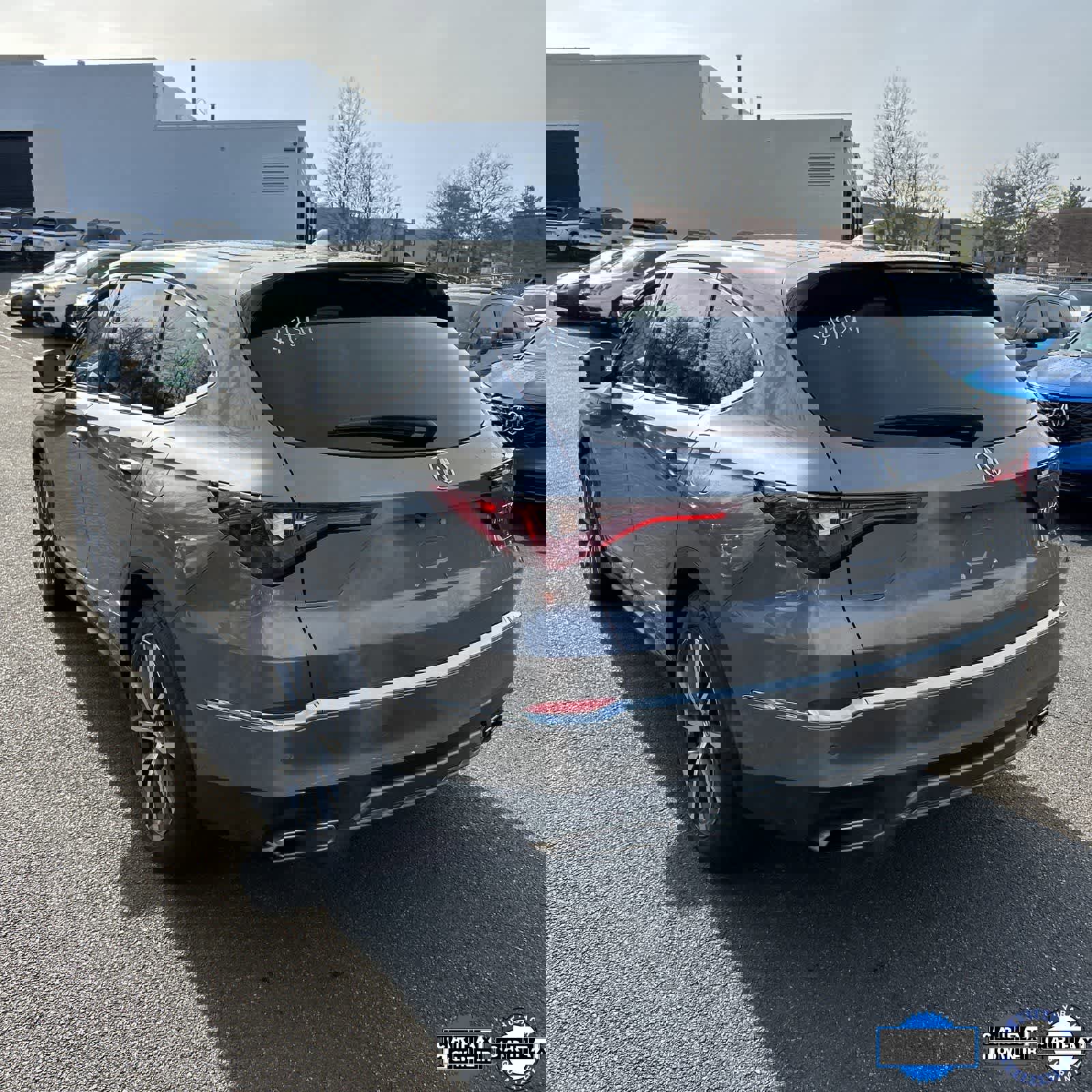 Used 2025 Acura MDX w/Technology Package image 3