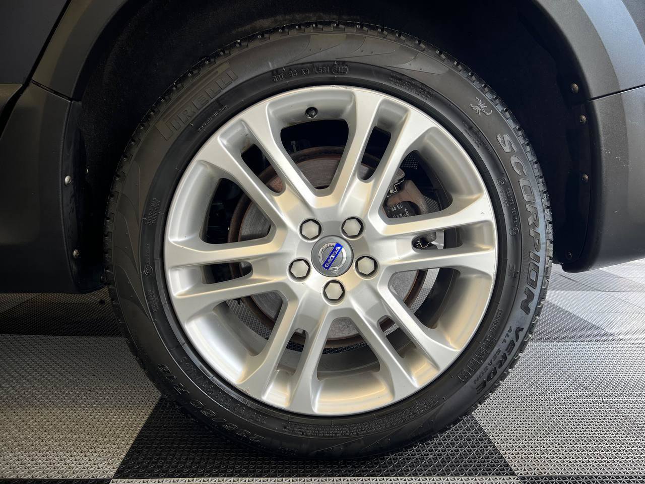 Used 2016 Volvo XC70 T5 Premier w/ Proximity Package FWD image 31