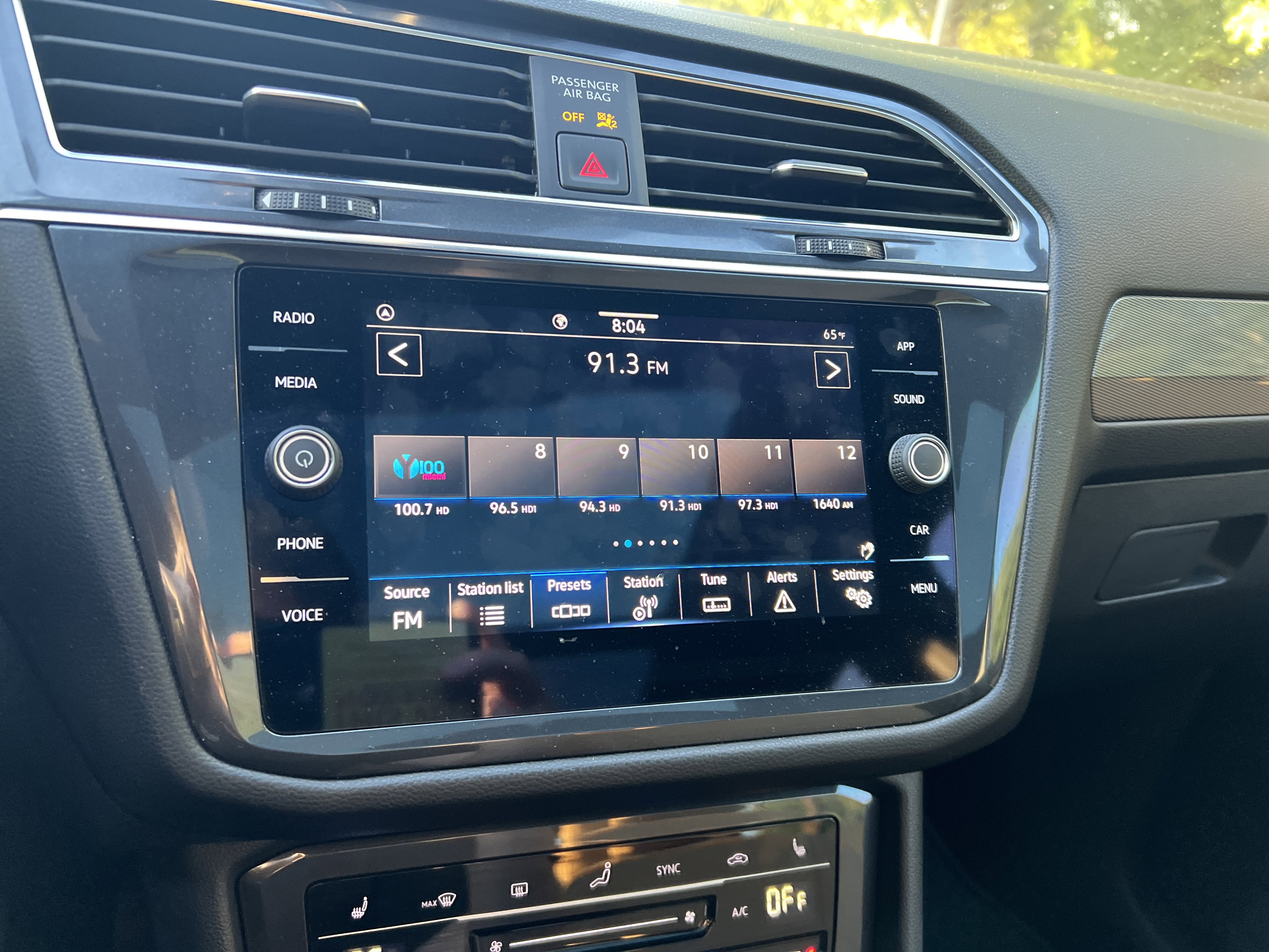 Certified 2023 Volkswagen Tiguan SE w/ Panoramic Sunroof Package FWD image 21