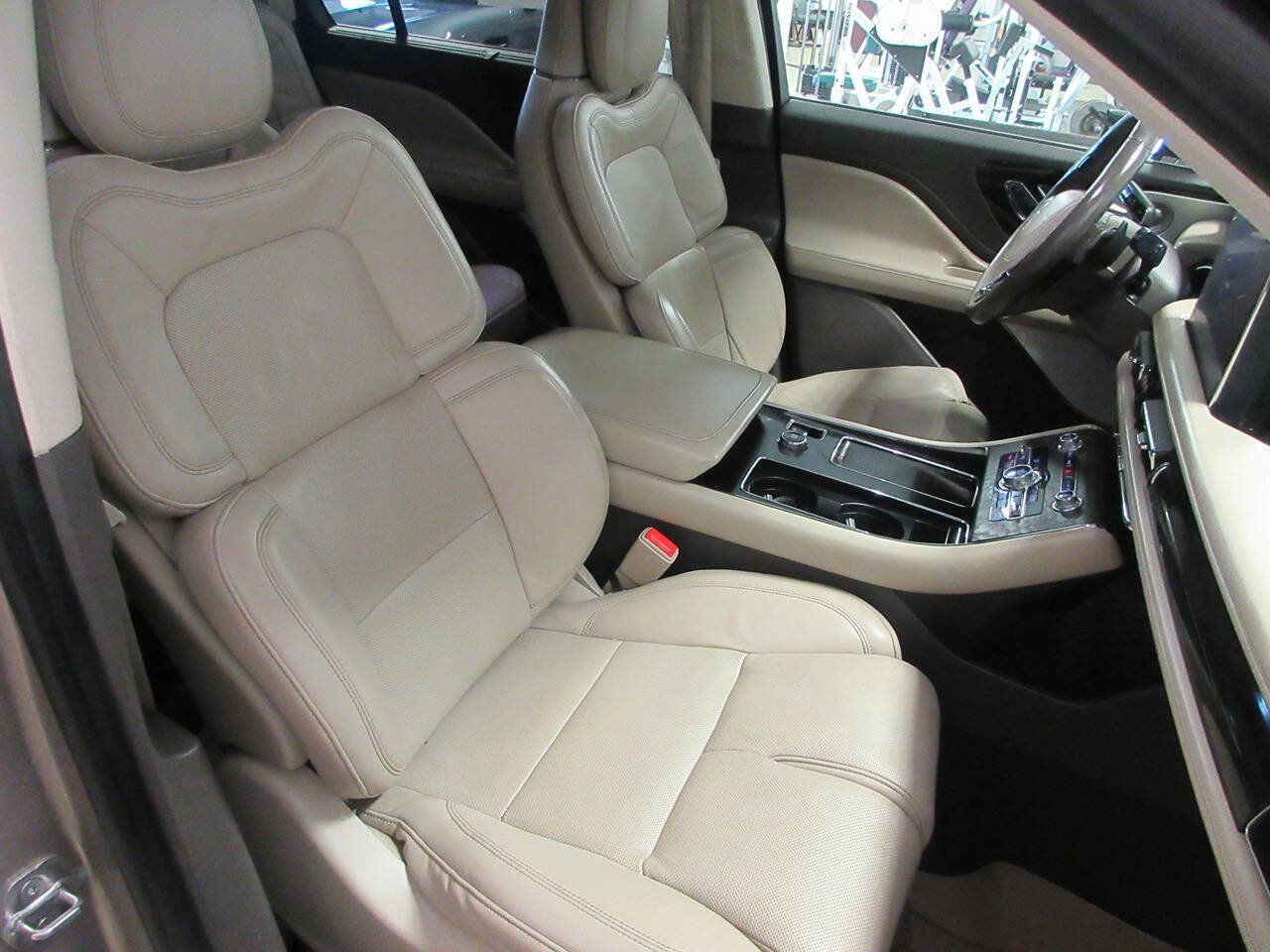 Used 2020 Lincoln Aviator Reserve w/ Equipment Group 202A AWD/4WD image 21