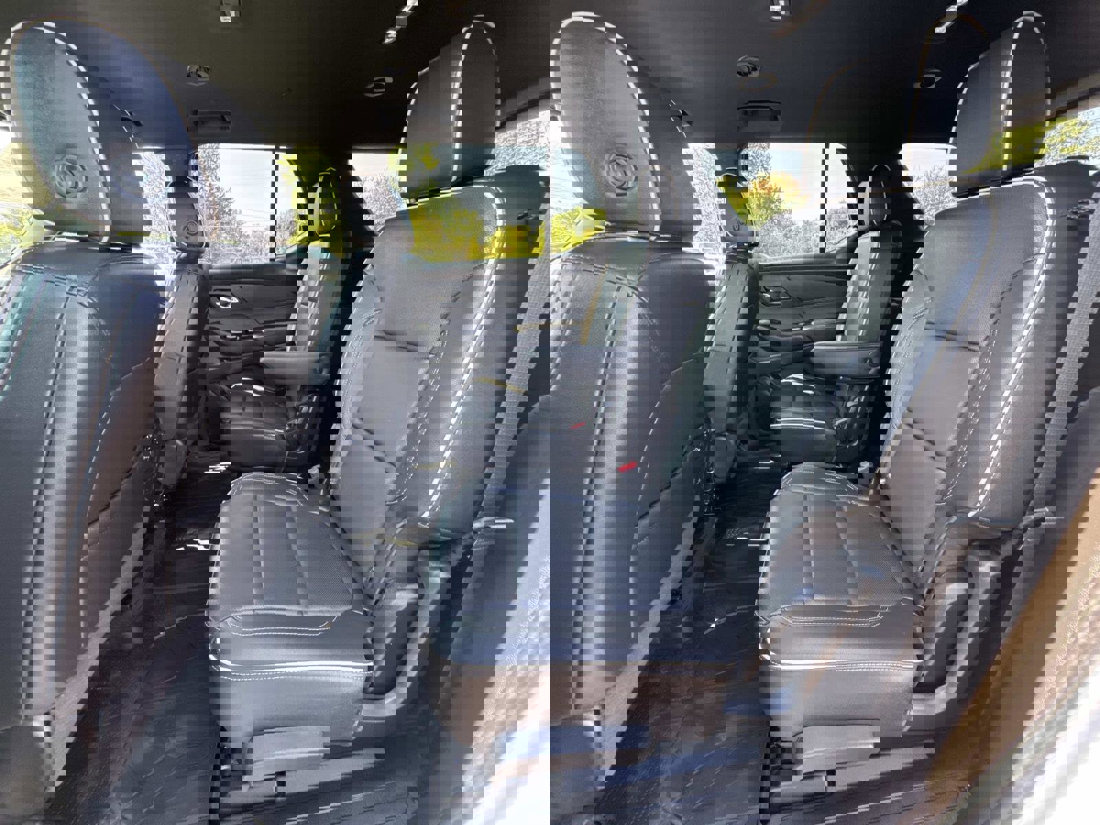 Certified 2023 Chevrolet Traverse Premier w/ LPO, Floor Liner Package image 4