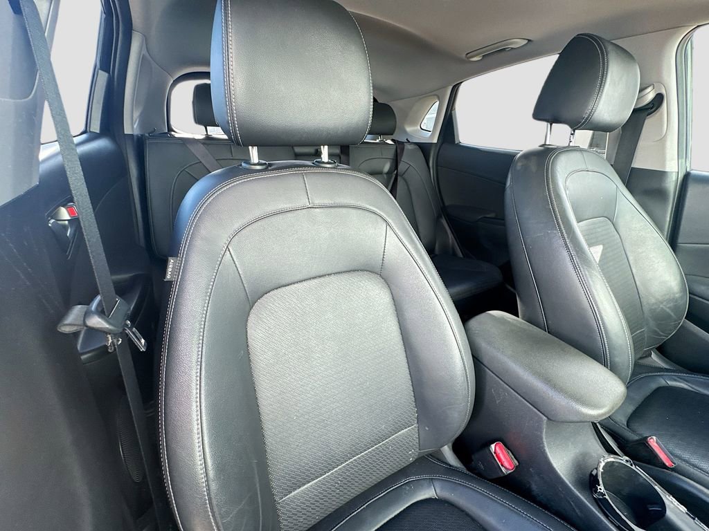 Used 2019 Hyundai Kona Limited AWD/4WD image 28