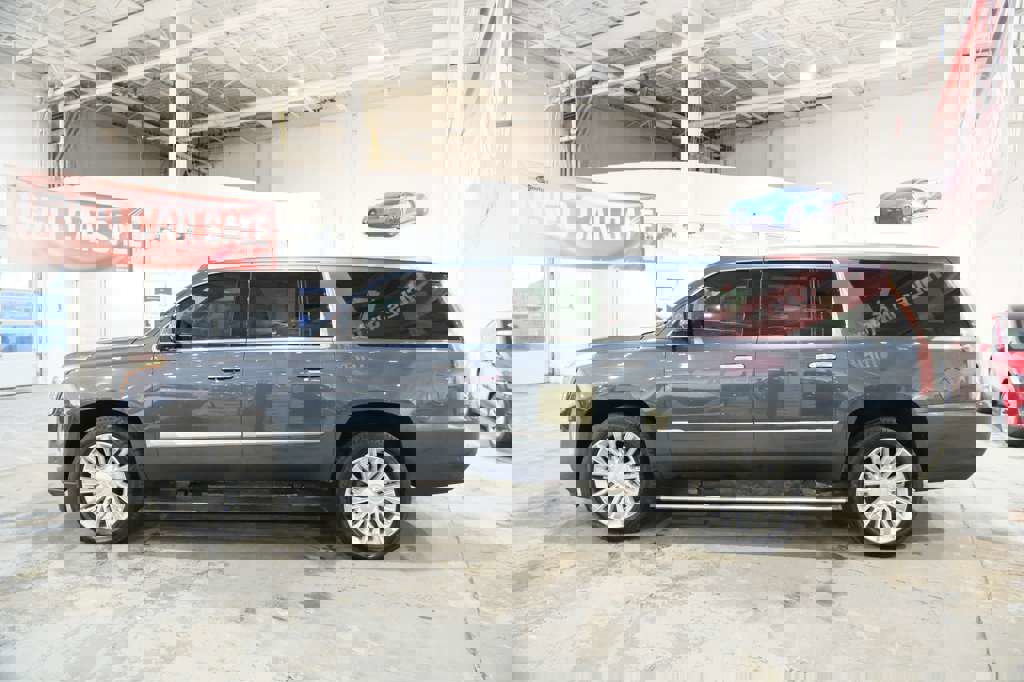 Used 2020 Cadillac Escalade ESV Platinum AWD/4WD image 6