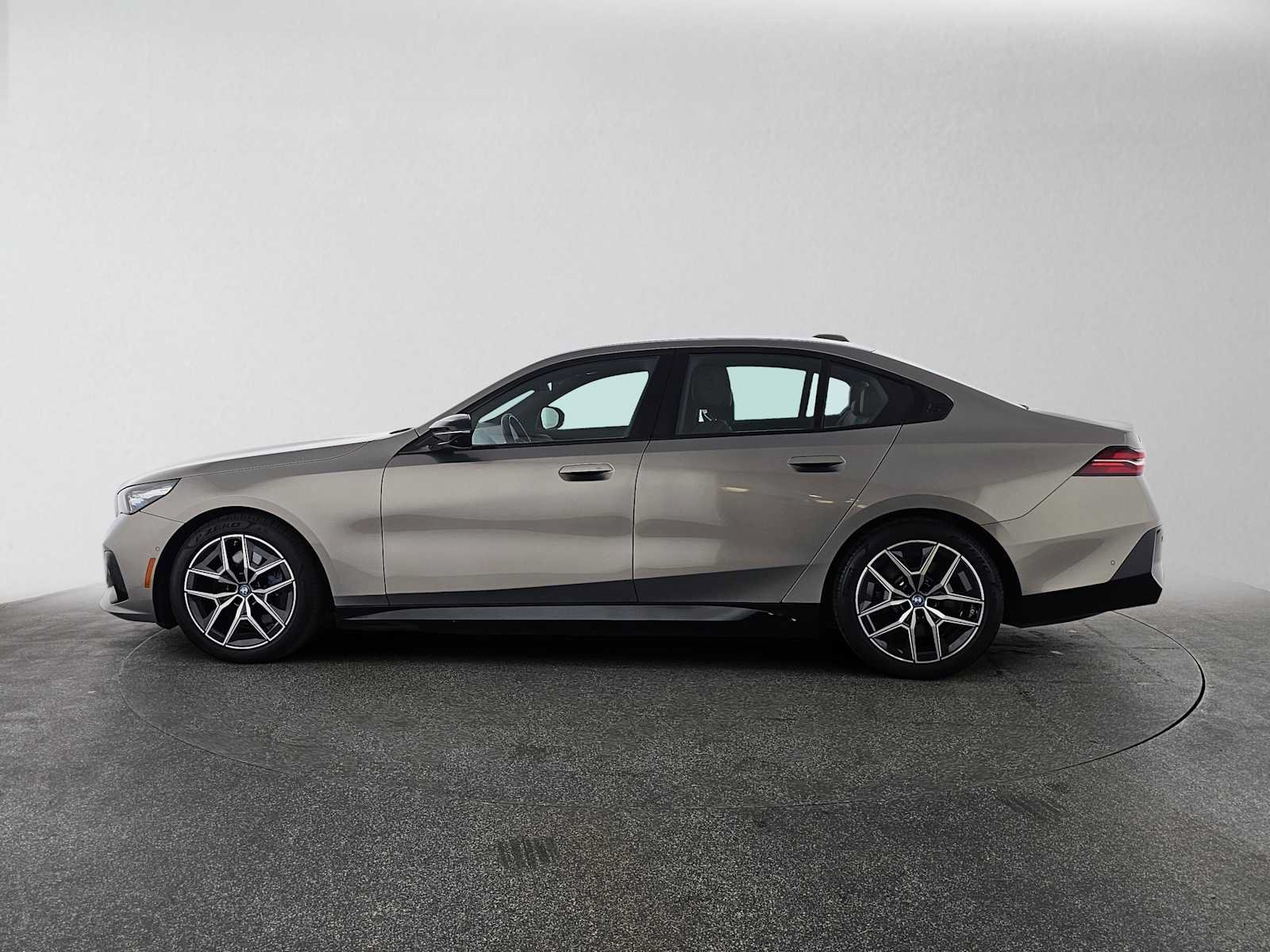 Used 2024 BMW i5 M60 w/ Premium Package AWD/4WD image 6