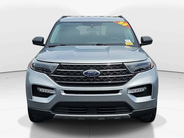 Used 2023 Ford Explorer XLT w/ Equipment Group 202A RWD image 8