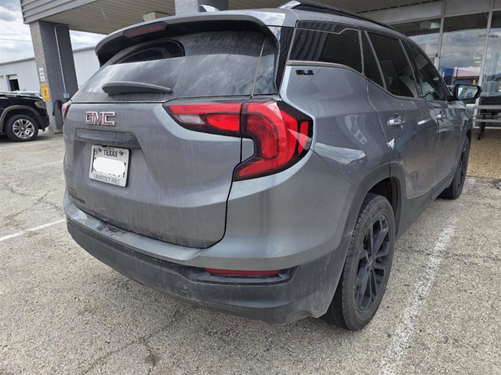 Used 2020 GMC Terrain SLE w/ Elevation Edition FWD image 4