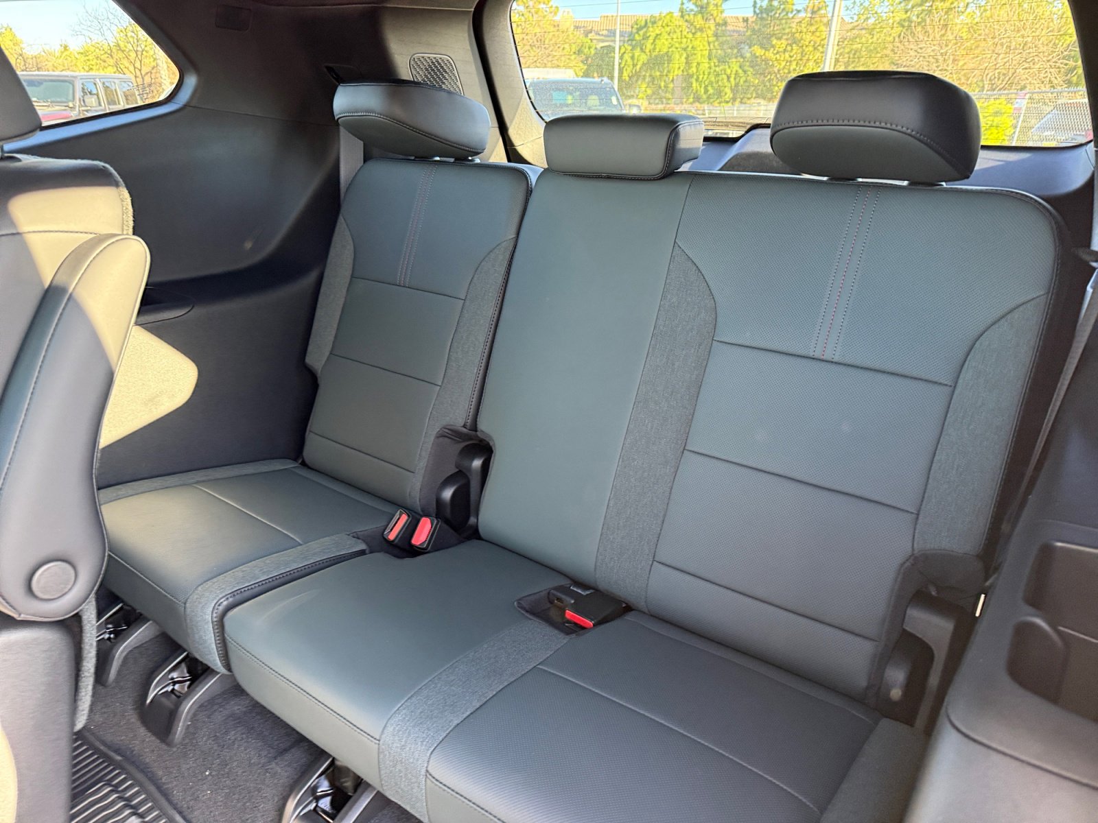 New 2026 GMC Acadia AT4 w/ Luxury Package image 21