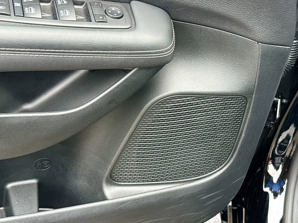 Used 2026 Chrysler Pacifica Select image 20