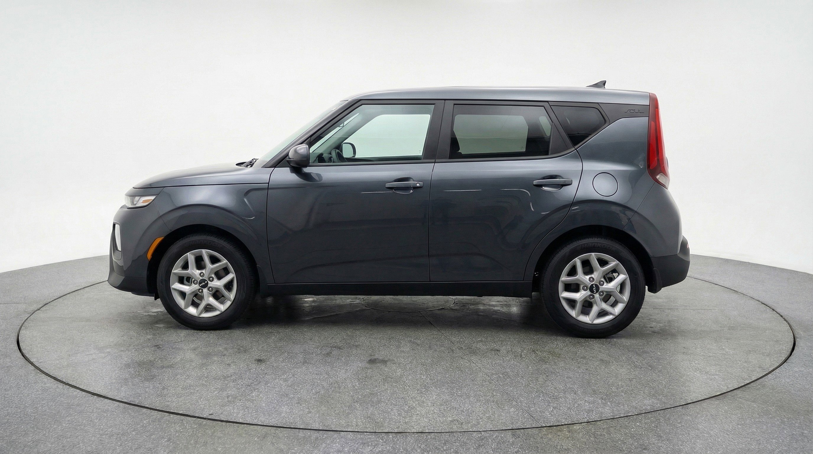 Used 2025 Kia Soul LX w/ LX Technology Package image 5
