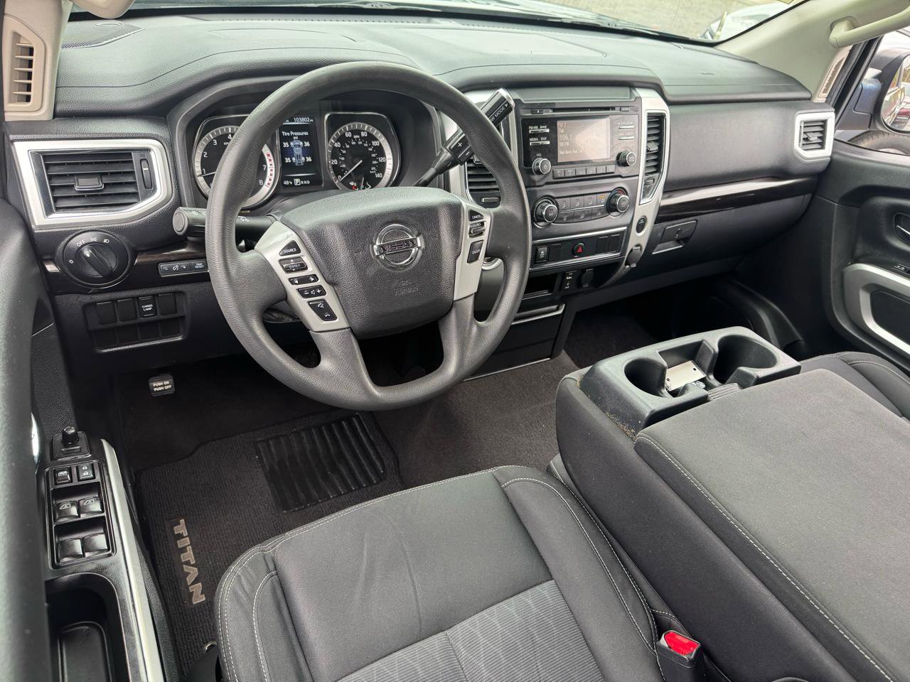 Used 2017 Nissan Titan SV image 13