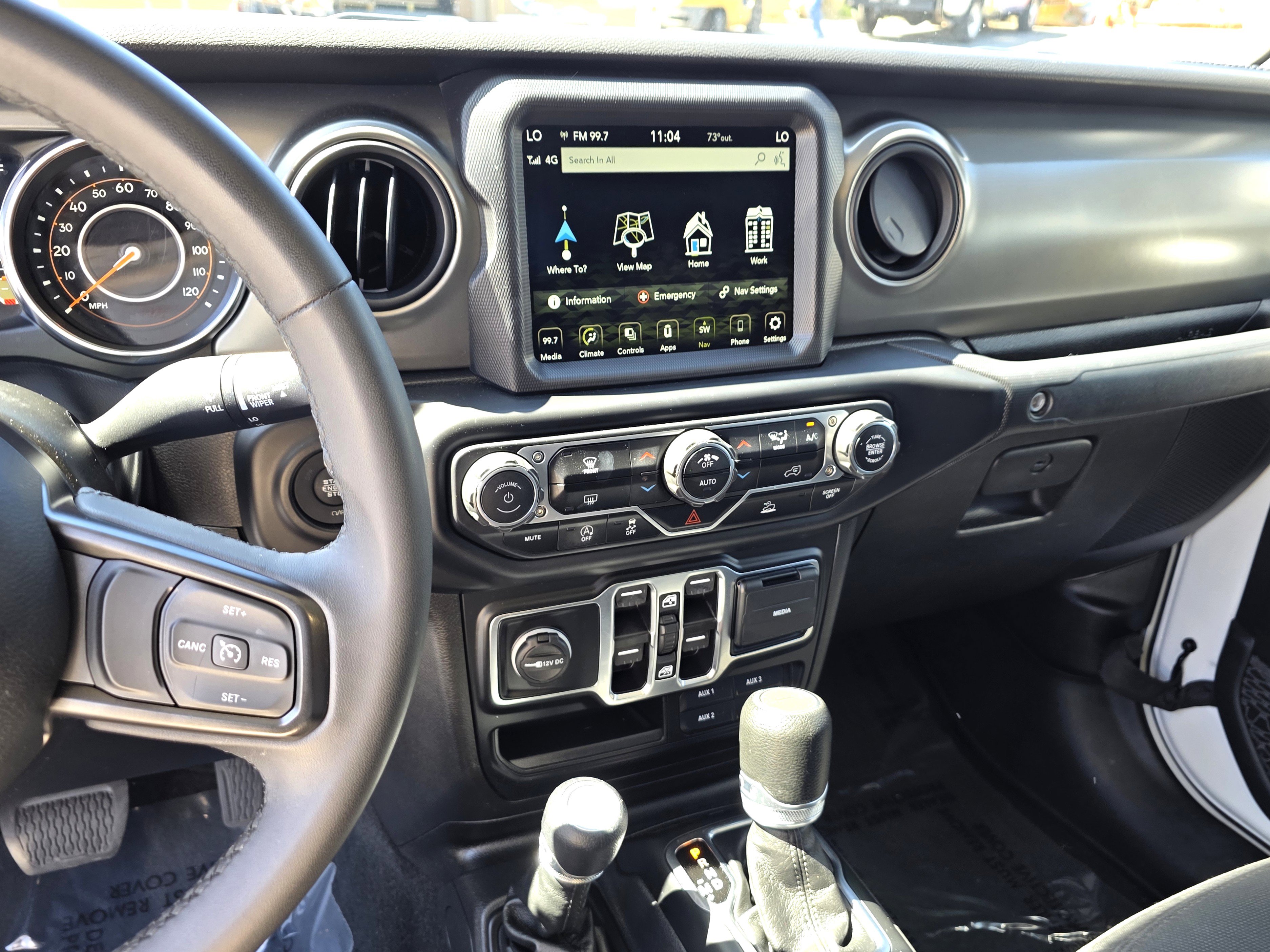 Certified 2023 Jeep Gladiator Sport AWD/4WD image 15
