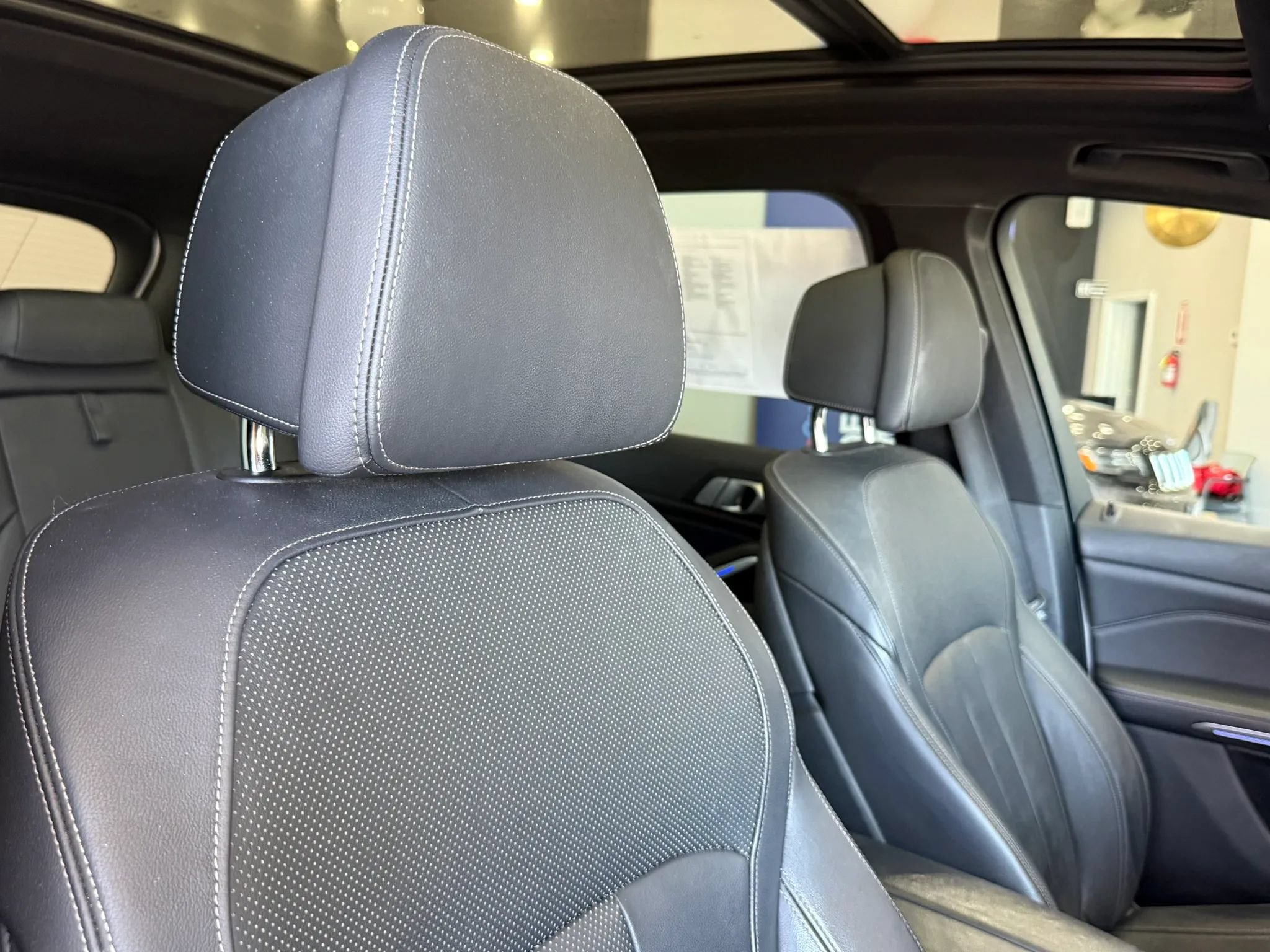 Used 2019 BMW X5 xDrive50i w/ M Sport Package AWD/4WD image 25