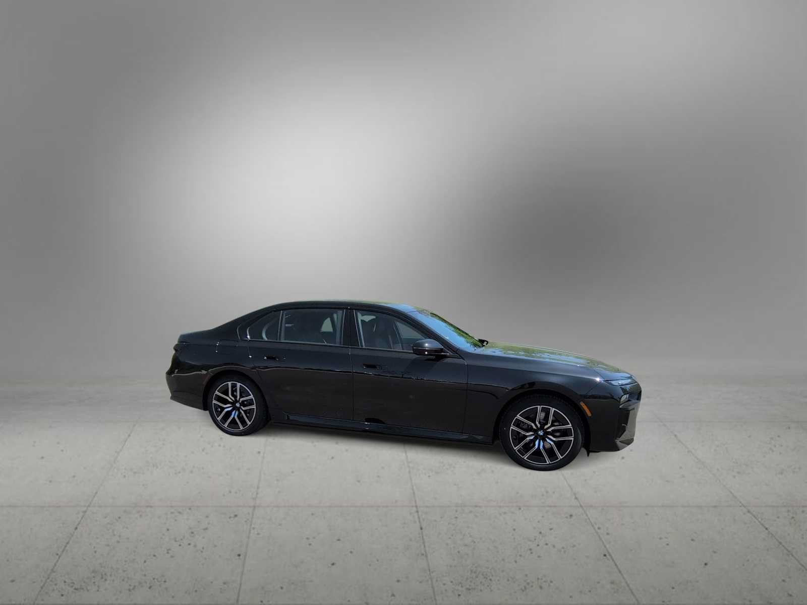 Used 2026 BMW i7 xDrive60 w/ Executive Package AWD/4WD image 9