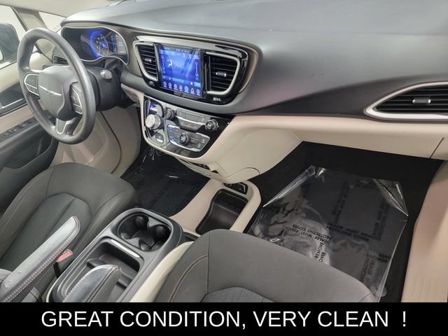Used 2017 Chrysler Pacifica Touring Plus w/ Tire & Wheel Group FWD image 19