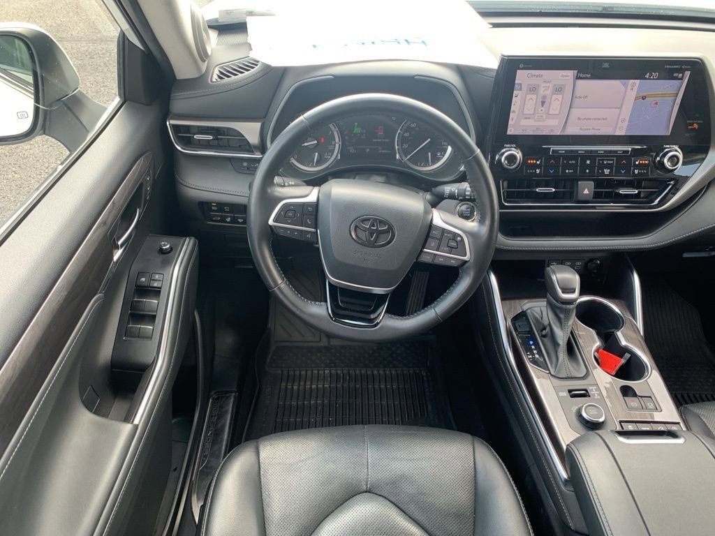 Used 2022 Toyota Highlander Limited image 15
