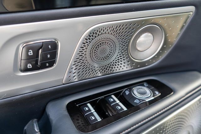 Used 2024 Lincoln Nautilus Reserve w/ Equipment Group 203A image 21