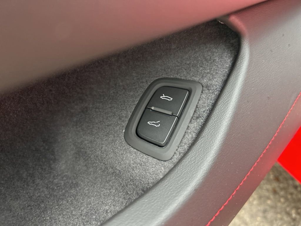 Used 2026 Chevrolet Corvette Stingray Coupe w/ 1LT image 31
