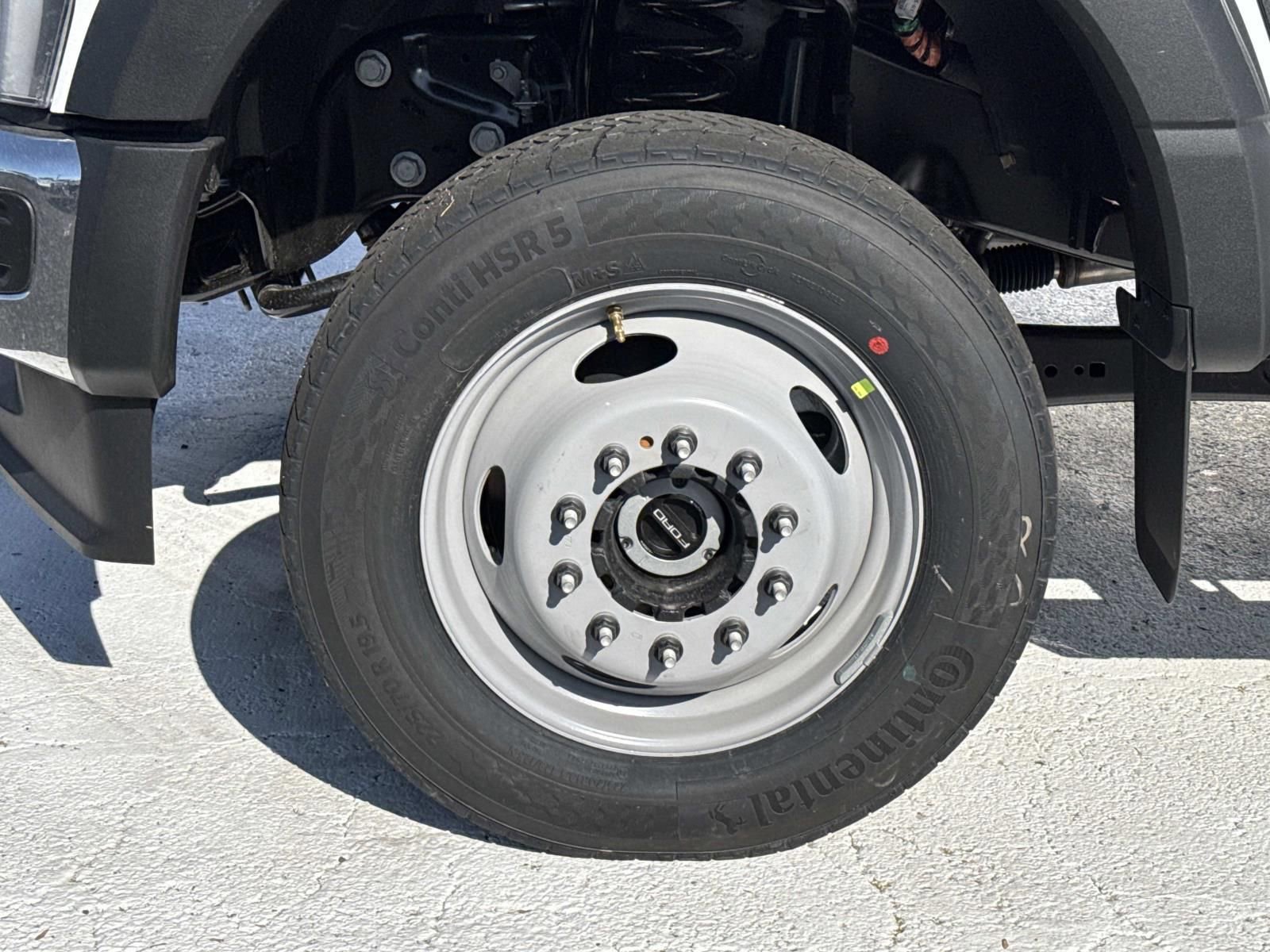 New 2026 Ford F550 4x4 Regular Cab Super Duty image 9