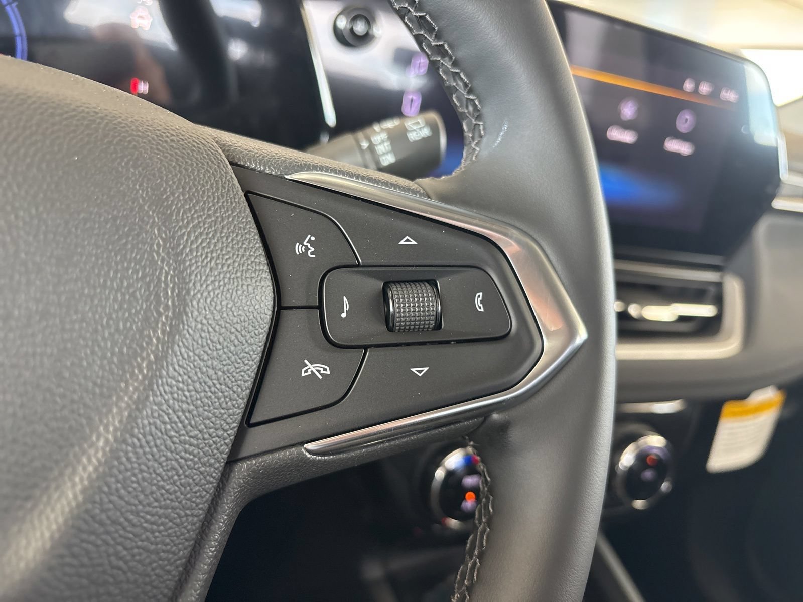 New 2026 Chevrolet TrailBlazer LT w/ Convenience Package FWD image 30