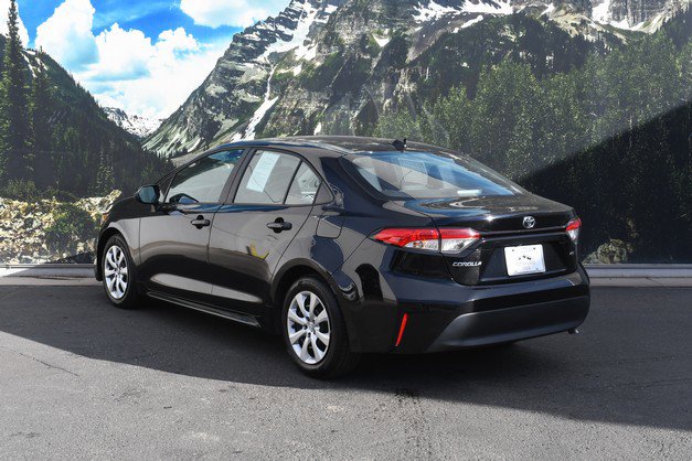 Certified 2025 Toyota Corolla LE image 9