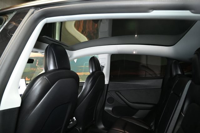 Used 2022 Tesla Model Y Long Range AWD/4WD image 41