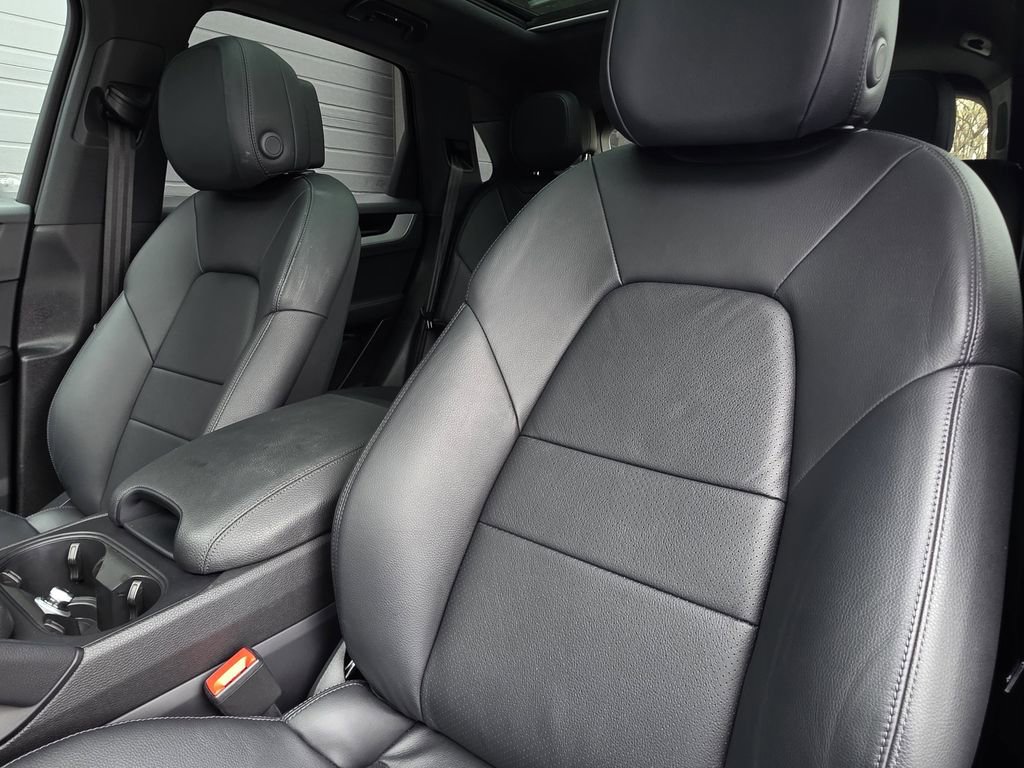 Certified 2024 Porsche Cayenne S image 5