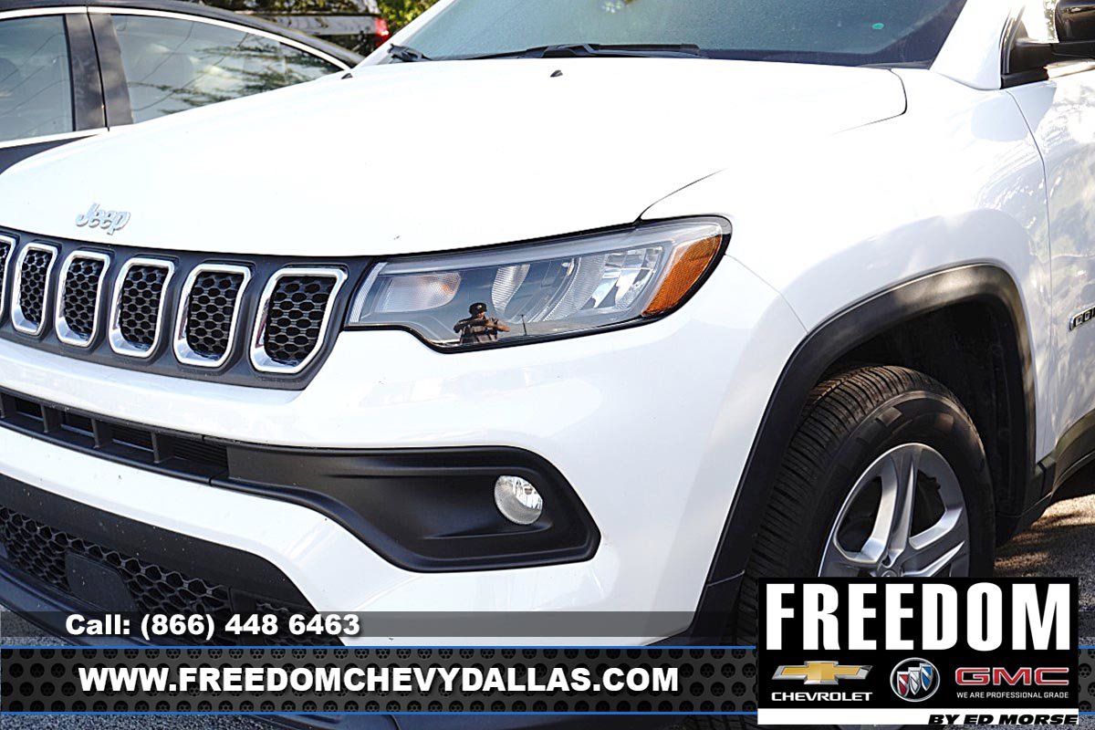 Used 2024 Jeep Compass Latitude w/ Altitude Special Edition AWD/4WD image 4