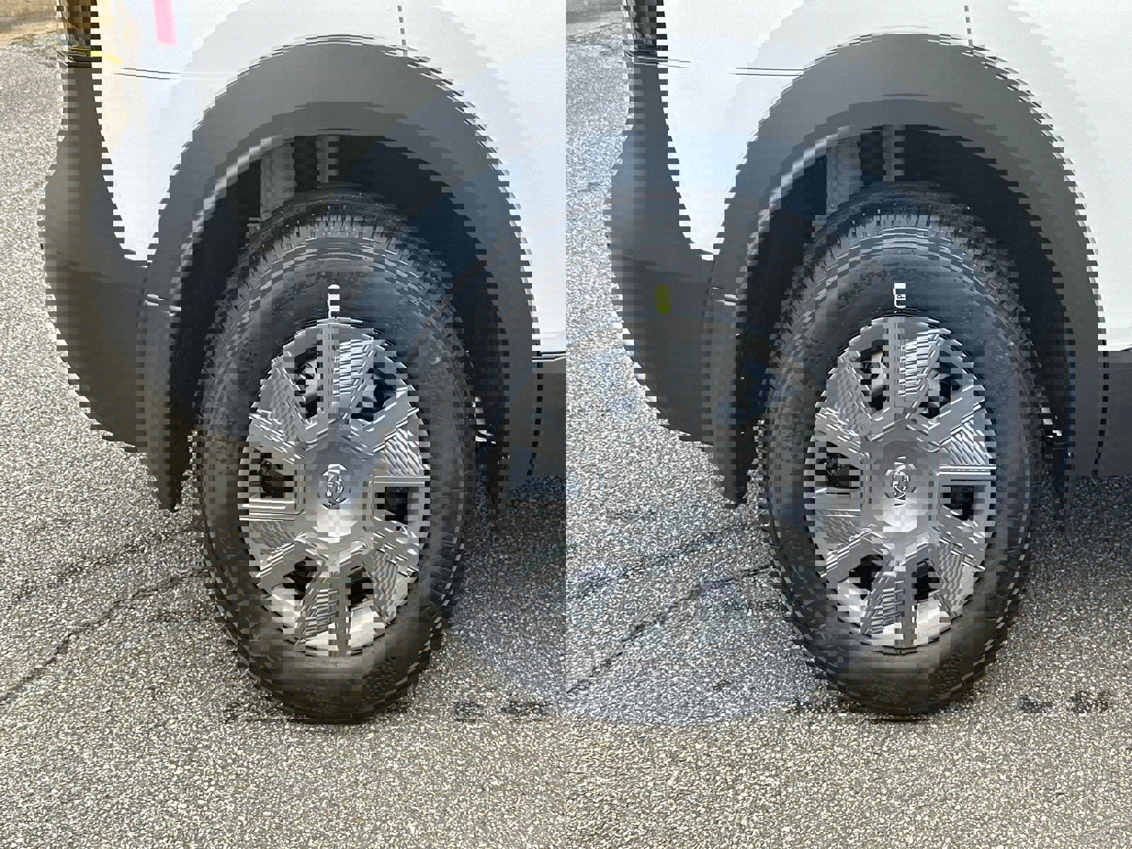 New 2026 Nissan Kicks S image 17